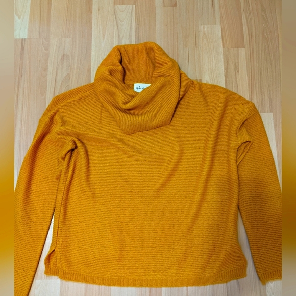 Top - Picture 1 of 4